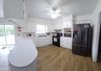 Kitchen with new Stove/Range