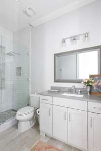 Perfect en-suite bath for guest bedroom 2