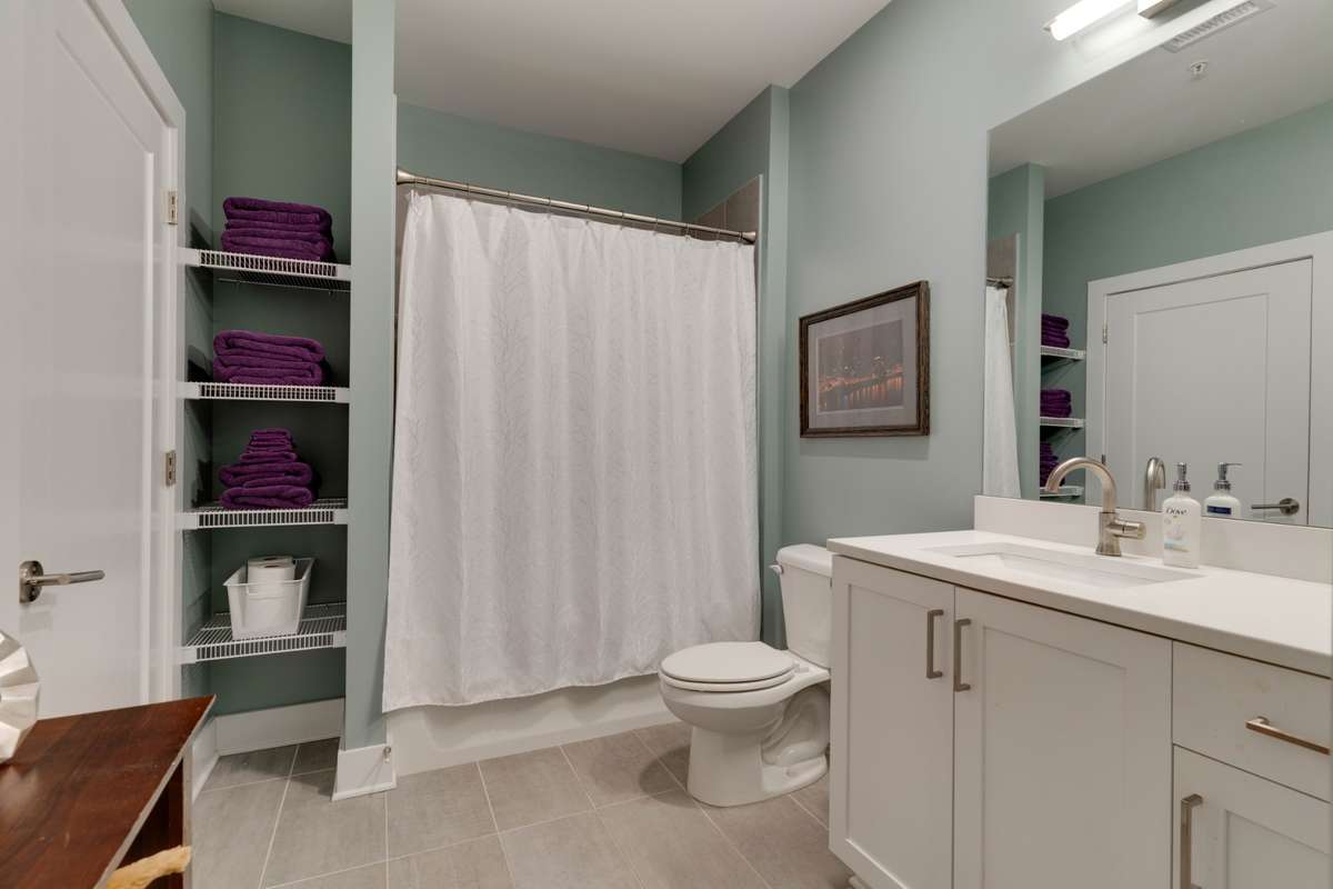 Tub/Shower Combo with Storage