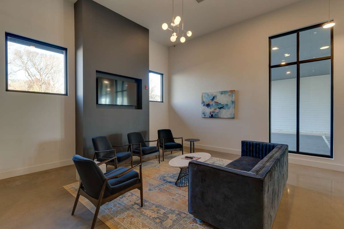 Main level owner's lounge