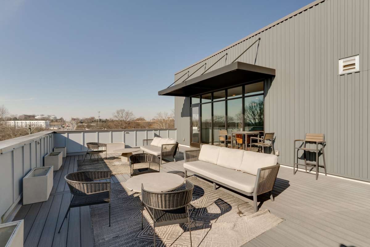 Spacious Roof Deck