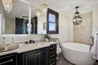 Large soaking tub!