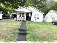 Cozy and nice neighbors. Very nice covered front porch.