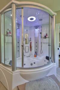 Large jetted steam shower.