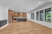 Dining area with wet bar