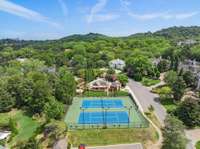 Community Amenities include: Pickleball & Tennis Courts, Pool, & Clubhouse.