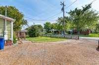 This gravel driveway provides ample space for parking and room for guests! 1115 Green Ln  Shelbyville, TN 37160