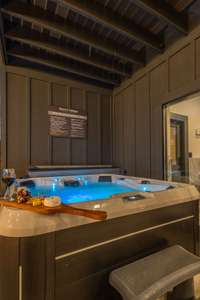 Interior of 5 bedroom rooftop cabin.  6 bedroom rooftop floor plan will vary.