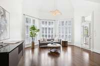 Primary Bedroom - Sitting Area