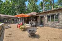 The outdoor living spaces were well designed to take advantage of the natural surroundings.