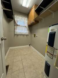 LAUNDRY ROOM