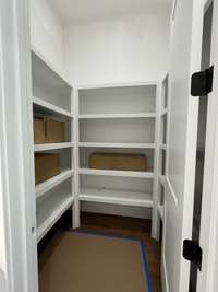 Walk in pantry