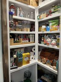 Walk in pantry