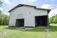 Huge 48'x50' barn with tack room, 5 stalls 36'x50' loft, storage