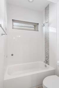 Jack and Jill bathroom tub/shower combo