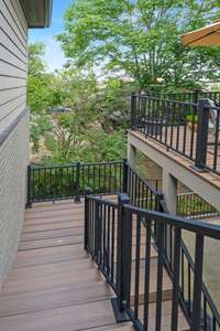 Steps to area below the deck