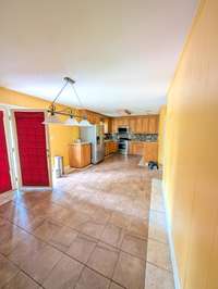 Eat-In Kitchen