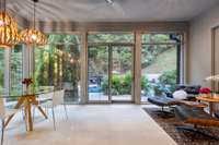 Sun Room / Breakfast Nook