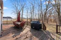 This deck is large enough for everyone to have fun in the sun!