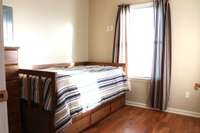 Small Bedroom off Main (2 of 4)