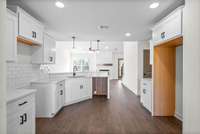 Lots of cabinets!