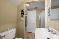 Main level bath in back house unit B