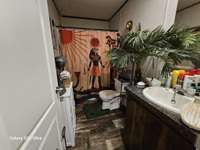 Full bath with shower/bathtub