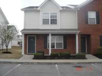 3158 Shaylin Crossing - 2 bedrooms UP 2.5 baths, enclosed back patio. Friendly neighborhood *min from MTSU, hospitals, shopping, I24 & 840, New Microwave & stove, dishwasher has rarely been used. Laundry rm down. LOADS of storage in this end unit