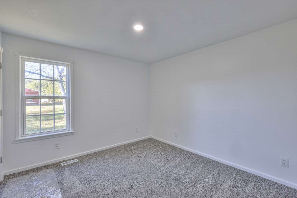 2nd bedroom