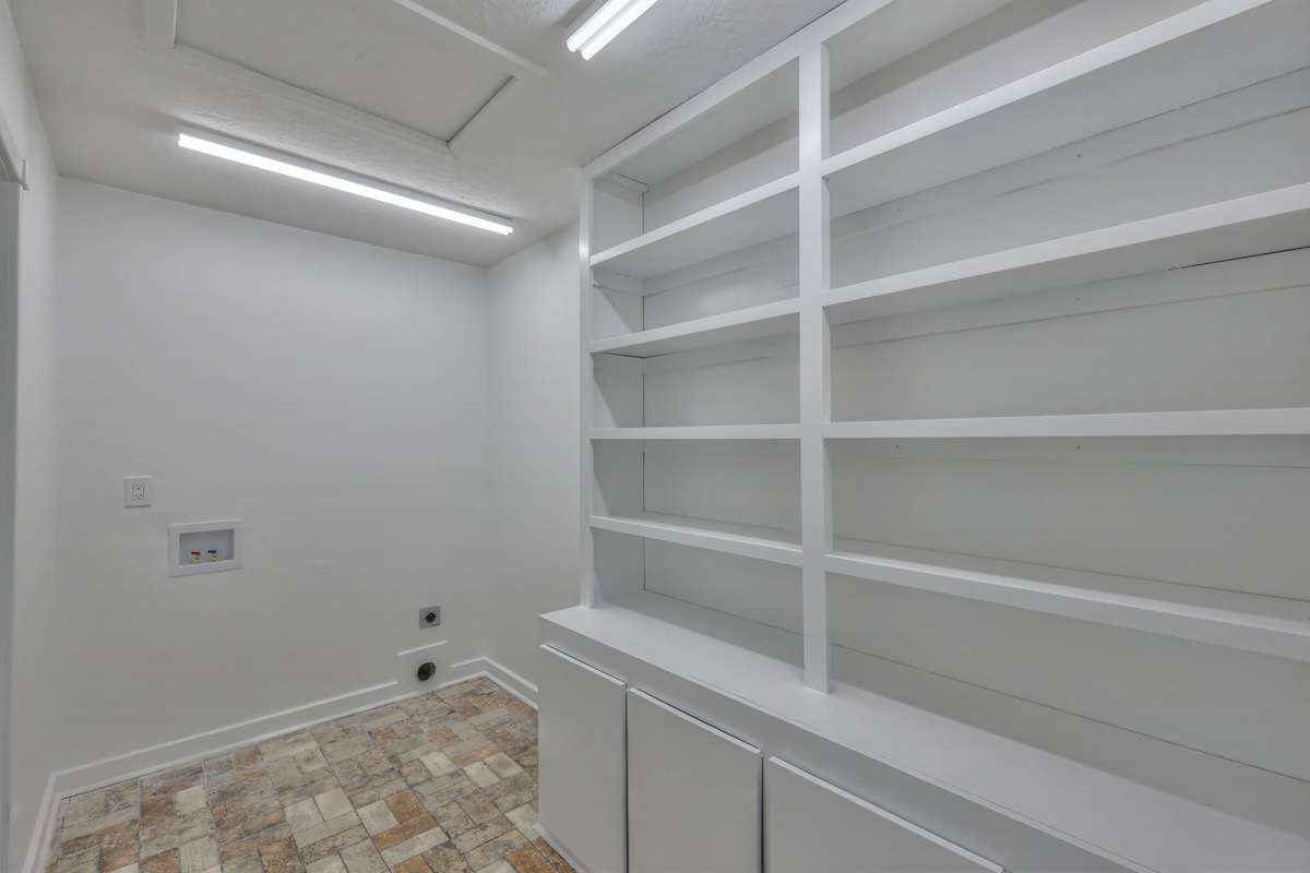 Walk-in pantry/laundry room
