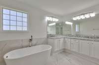 Freestanding soaking tub