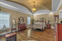 Grandiose Primary Bedroom