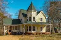 One of a kind home on 1.48 acres in the outskirts of beautiful Gallatin Tennessee!!