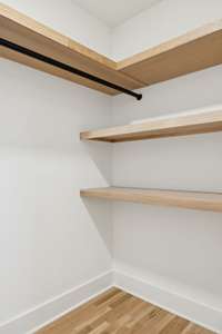 Walk-in closet