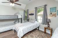BUNK BED ROOM SLEEPS 6 WITH WALK-IN CLOSET AND VAULTED CEILING