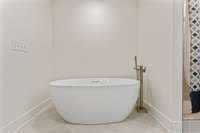 Separate tub
