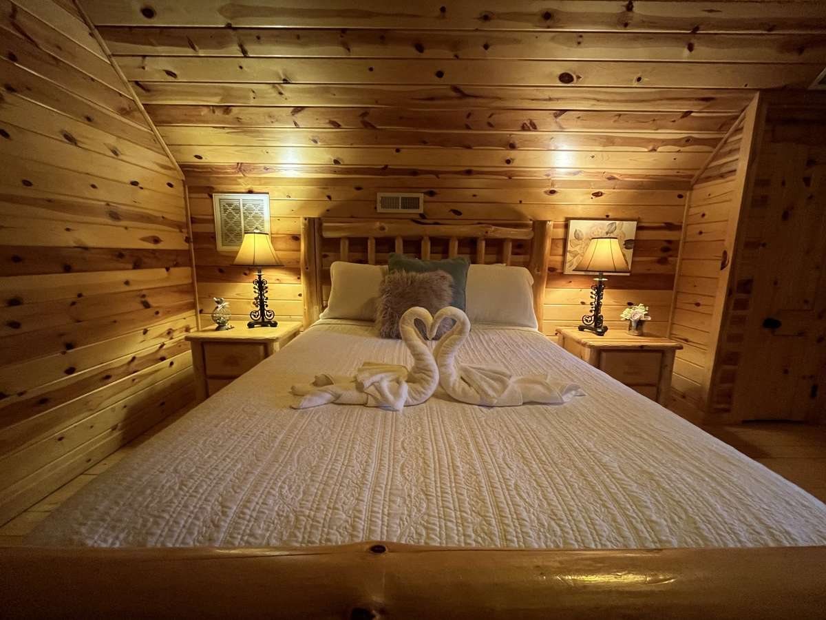 2nd Master, awesome Honeymoon suite!