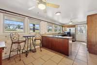 Main Floor - Kitchen w/ Breakfast Area