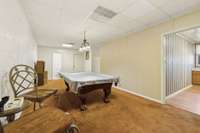 Basement Bonus/Living Room w/ Pool Table