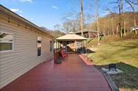 Deck with a canopy to enjoy the wildlife