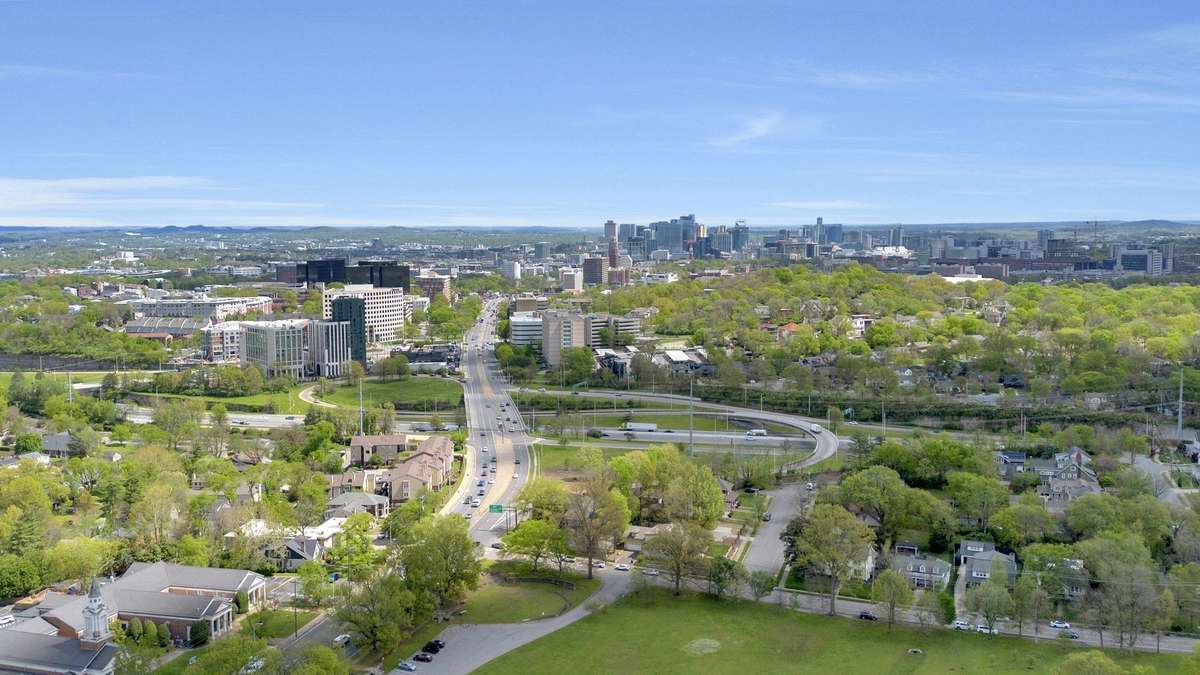 1-440, 5 Hospitals, Limitless Dining, Grocery Stores, and Shopping are minutes away.