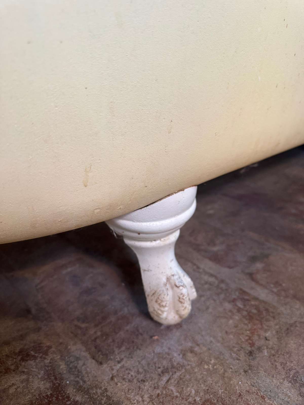 Claw foot detail.