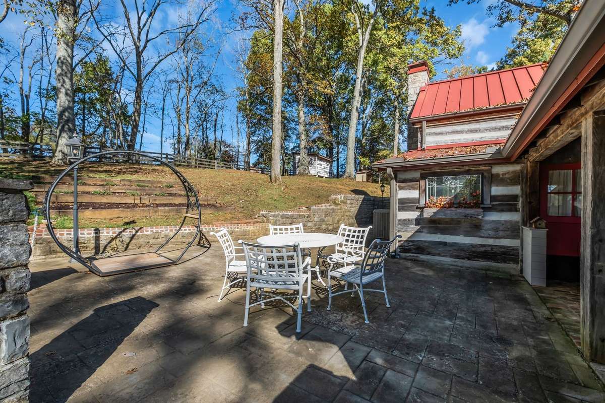 Another view of the patio and back yard.