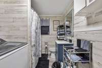 Large full bathroom with single vanity and combo shower/tub! 512 Childers St Pulaski, TN 38478