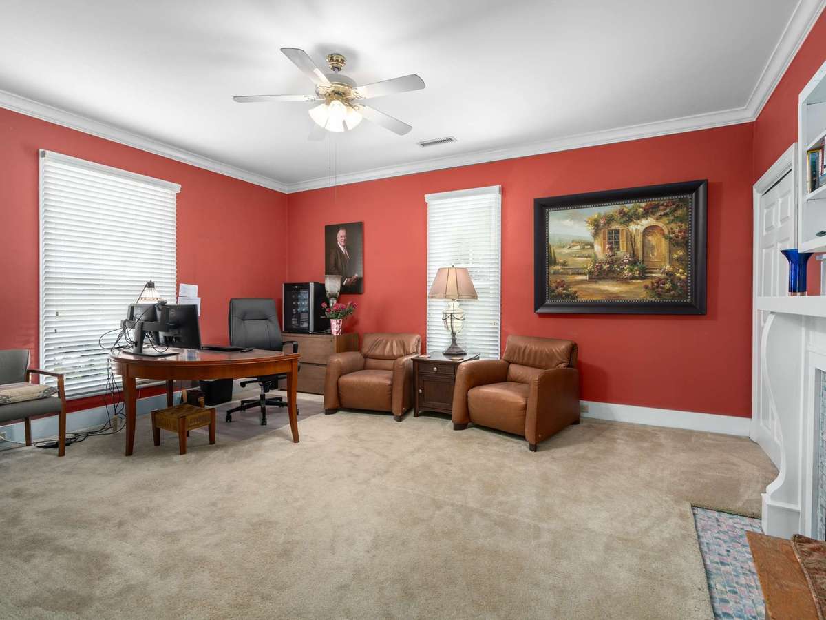 Additional upstairs bedroom