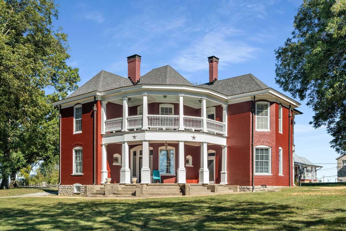 Welcome to 319 E. Hill Ave.