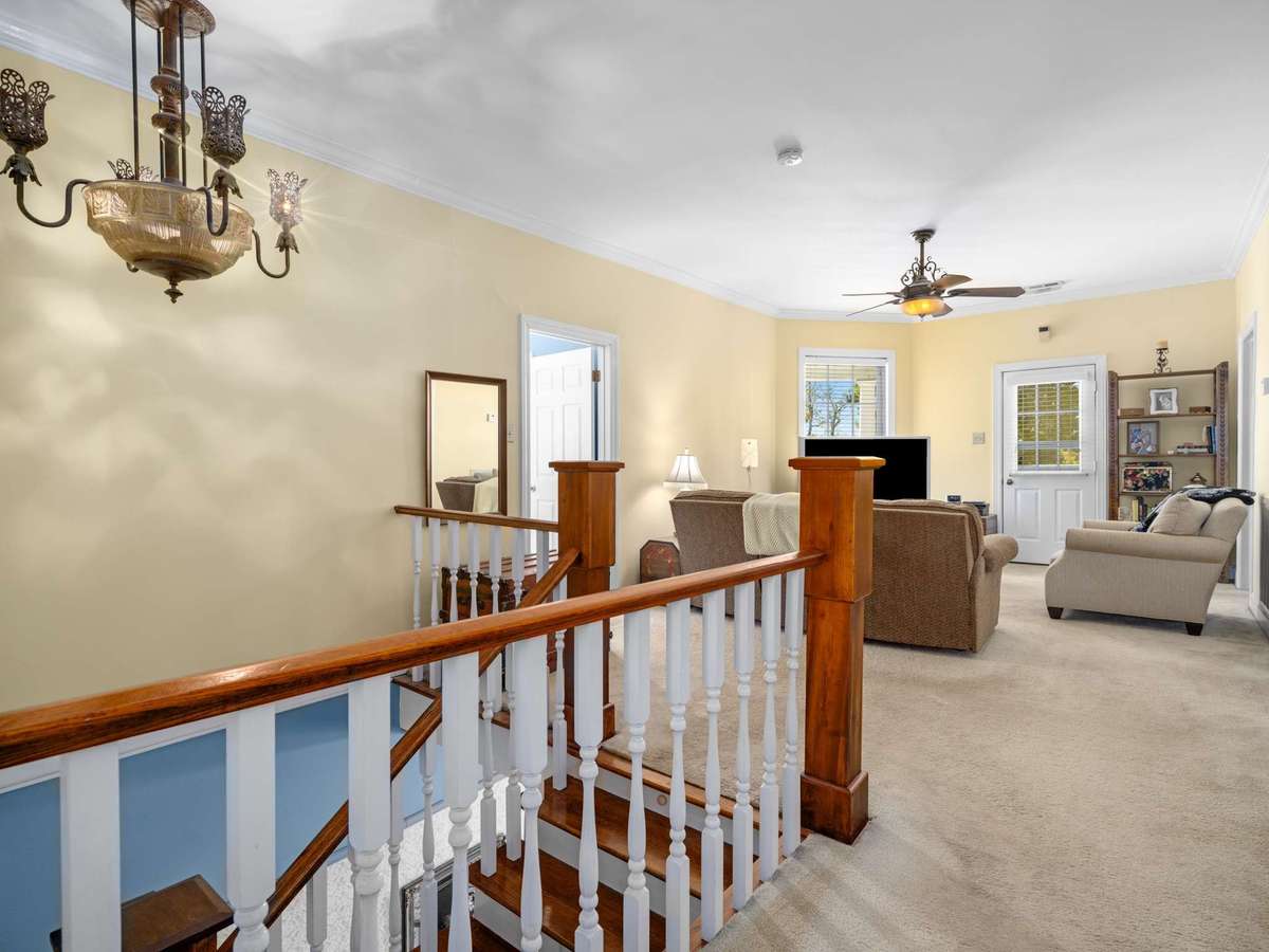 Upstairs bonus space/sitting/living room