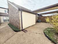 Spacious privately fenced courtyard with lots of flowers and perfect for gardening and relaxing in the morning /evenings with family & friends