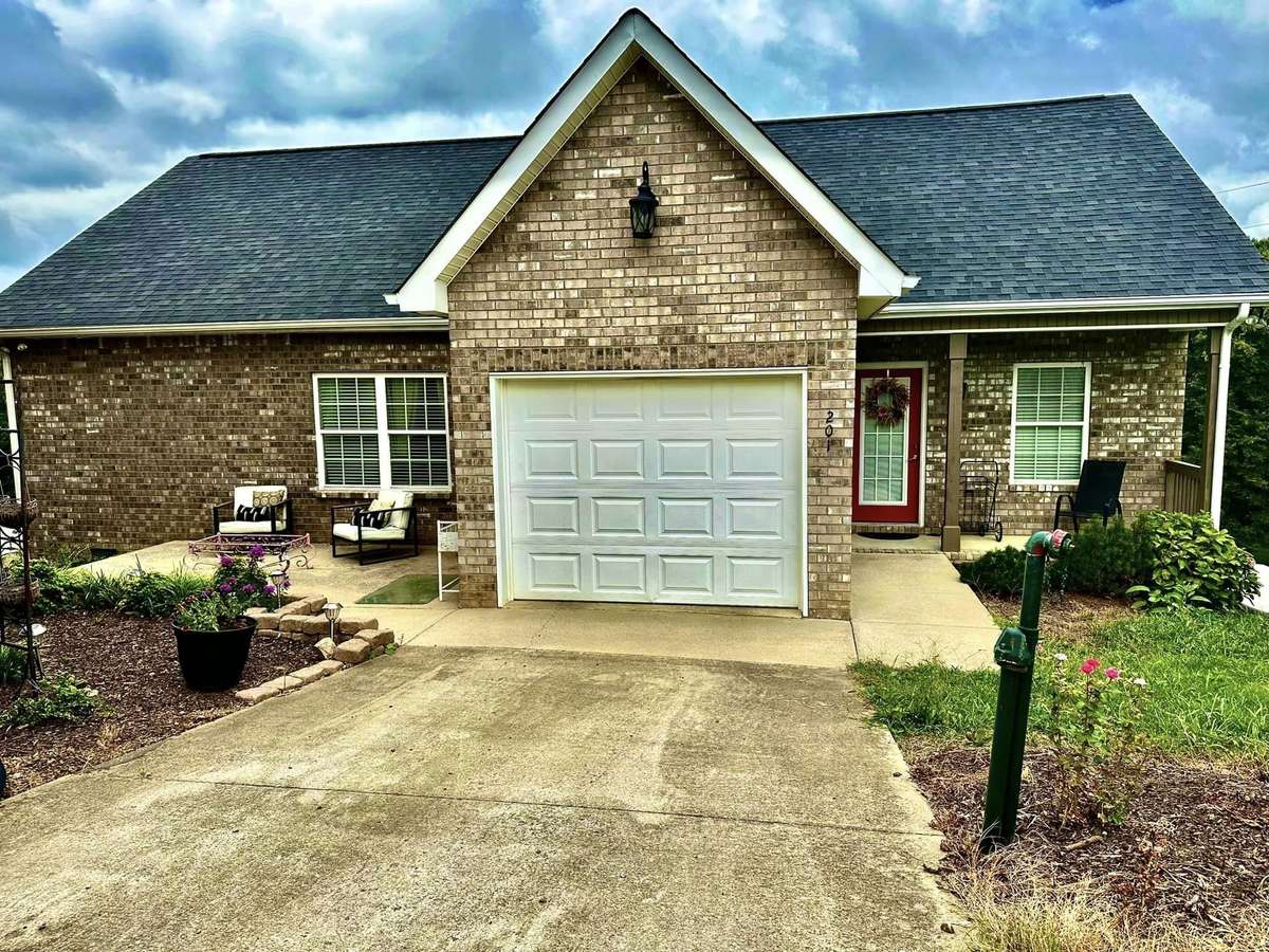 Handicap Accessible Living area and Entrance