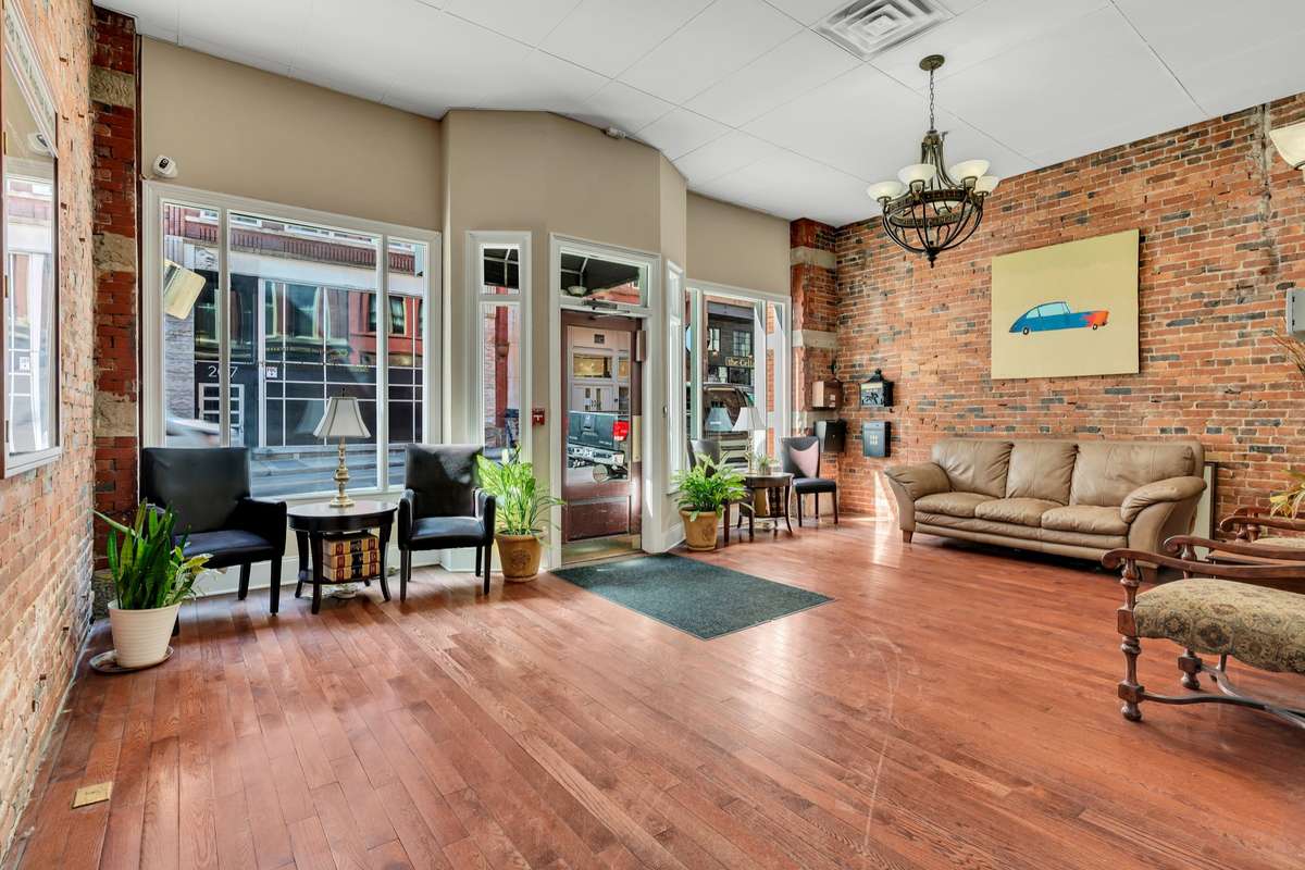 Stylish Welcoming Lobby.